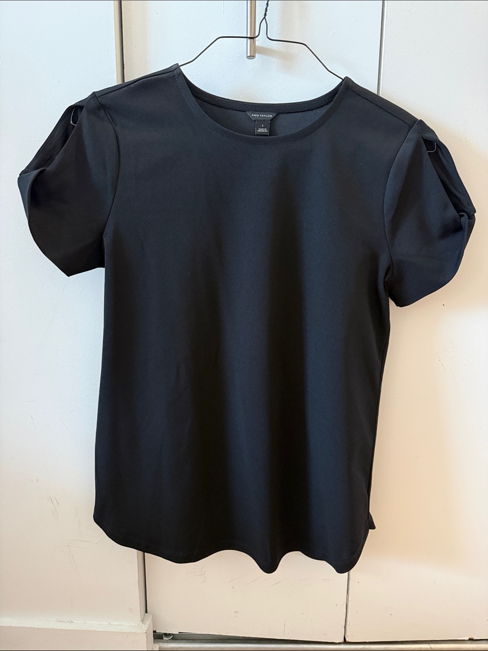 Ann Taylor Black Short Sleeve Tee with Knot Sleeve Detail